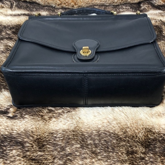 Vintage Coach Willis Hungary Black Leather Bag - Picture 3 of 16